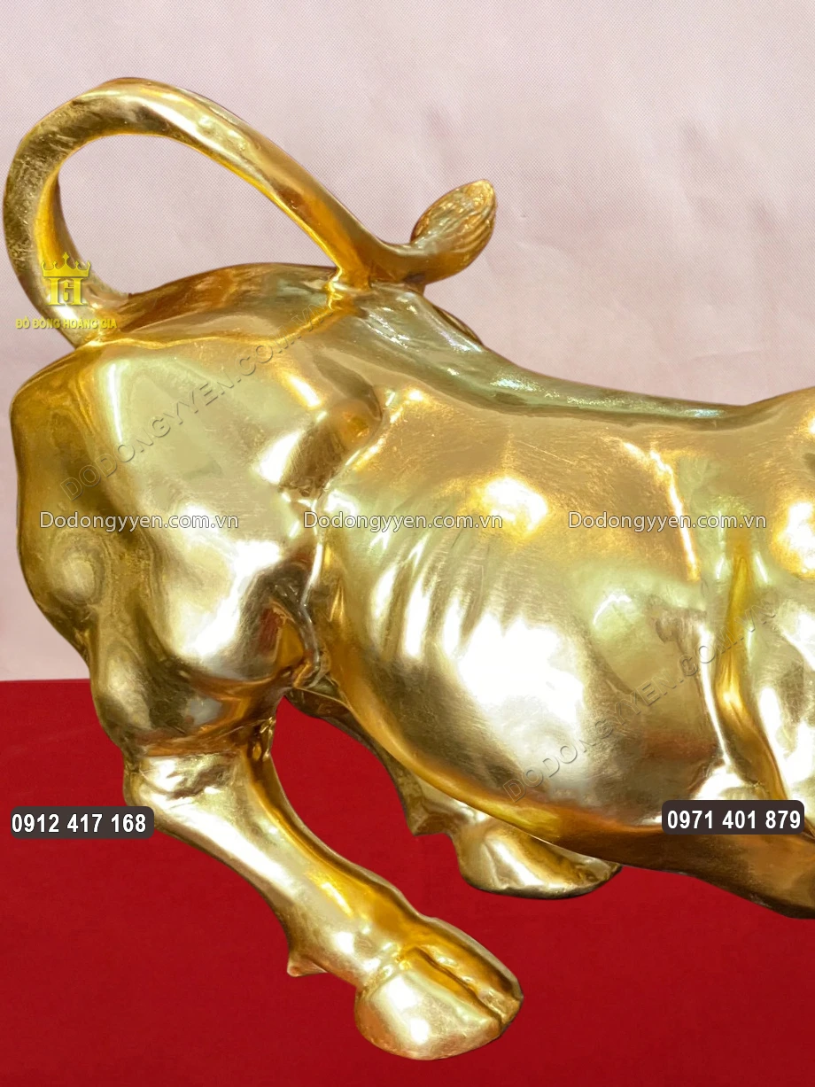 Tượng tr&acirc;u th&iacute;ch hợp đặt tại kh&ocirc;ng gian ph&ograve;ng kh&aacute;ch, ph&ograve;ng l&agrave;m việc